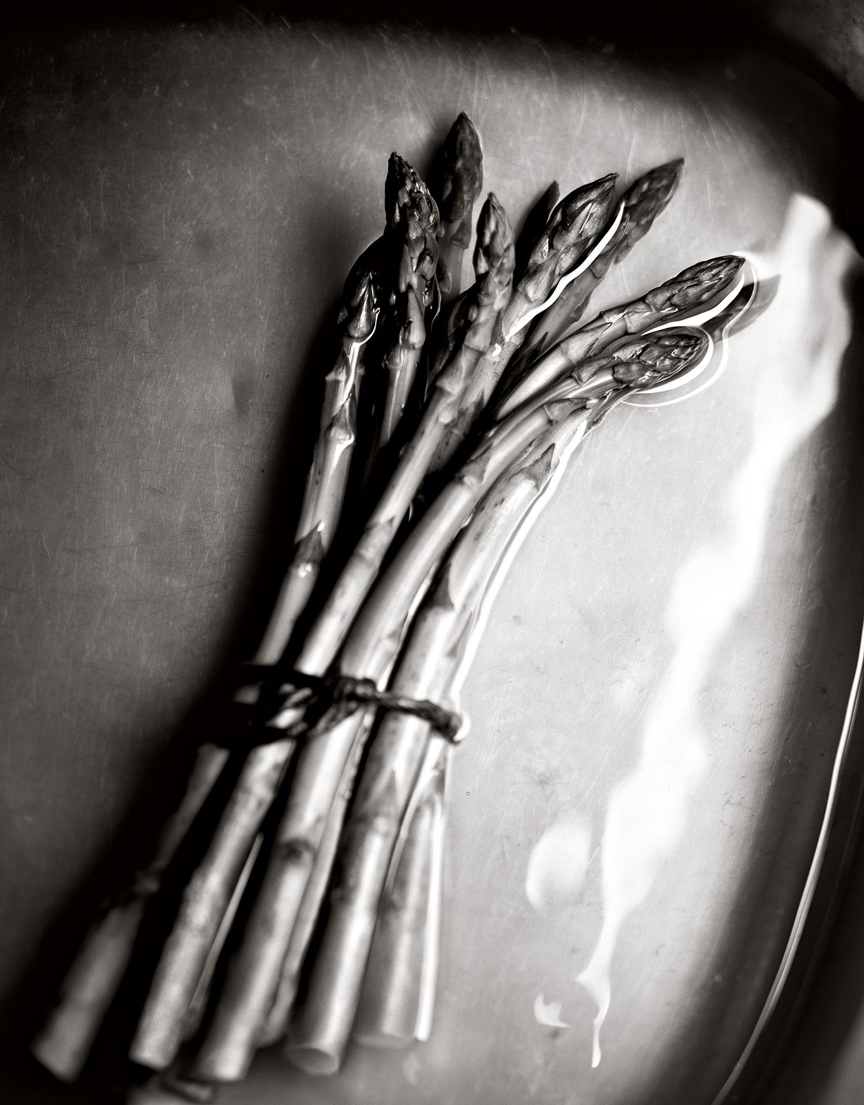 S/W STILLLEBEN / SPARGEL