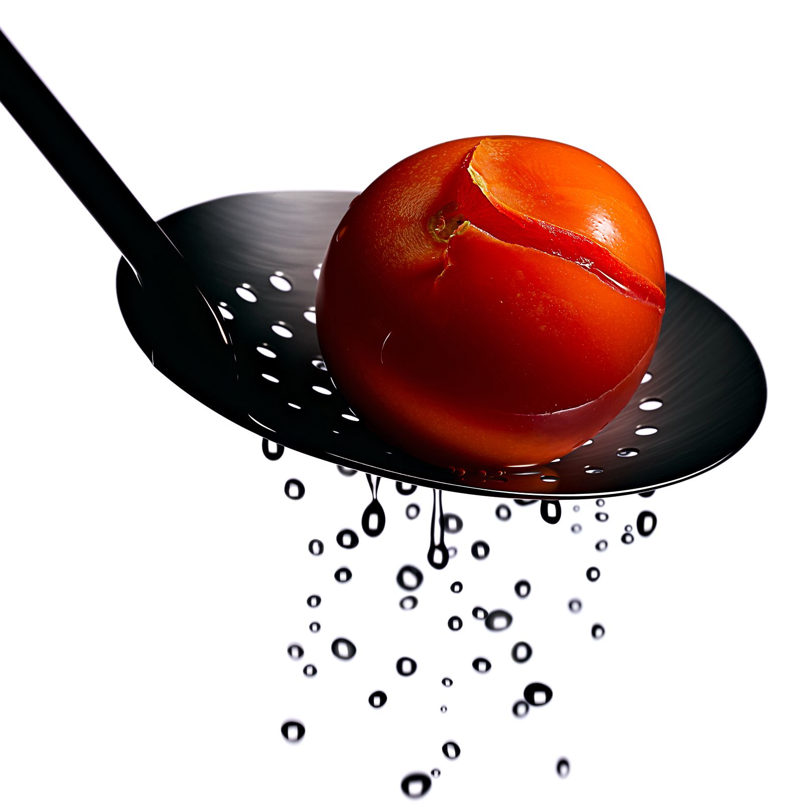 SACHAUFNAHMEN / BLANCHIERTE TOMATE